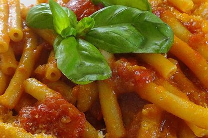 mezzanelli lardiati, osteria da carmela, cucina tradizionale napoletana