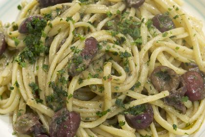 dove mangiare a napoli, osteria da carmela, linguine alla masaniello