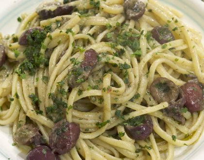 dove mangiare a napoli, osteria da carmela, linguine alla masaniello