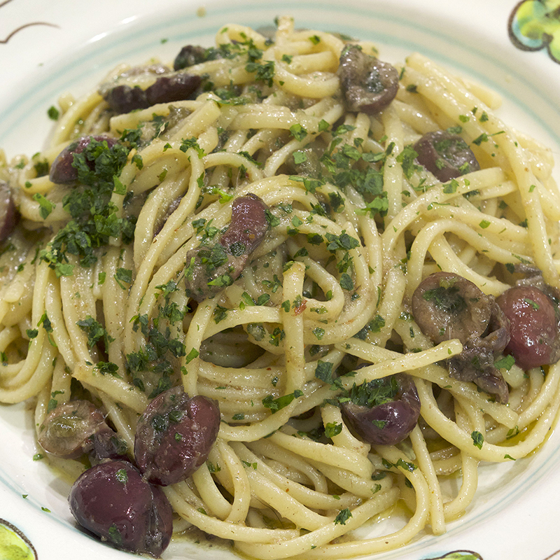 dove mangiare a napoli, osteria da carmela, linguine alla masaniello