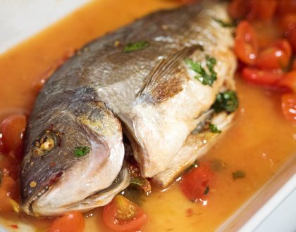 orata all'acqua pazza, osteria da carmela, dove mangiare a napoli