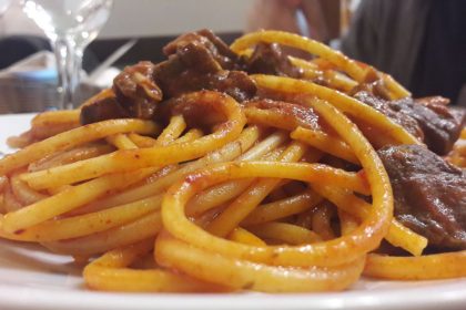 Il soffritto napoletano, le origini umili di un piatto da Re